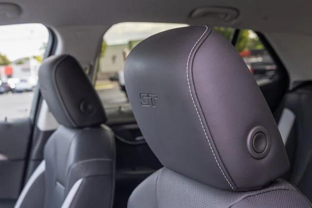 used 2025 Buick Envision car, priced at $36,900