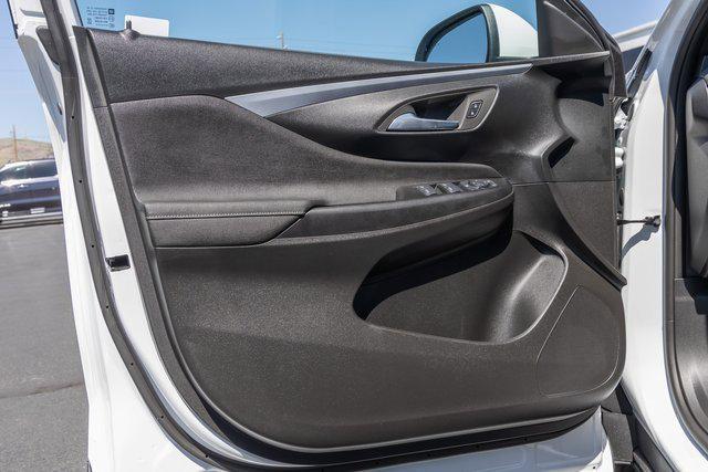 new 2025 Buick Envista car, priced at $26,785