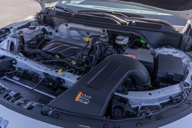 new 2025 Buick Envista car, priced at $26,785