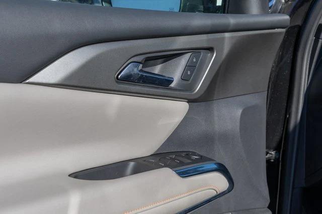 used 2025 Chevrolet Traverse car, priced at $39,900