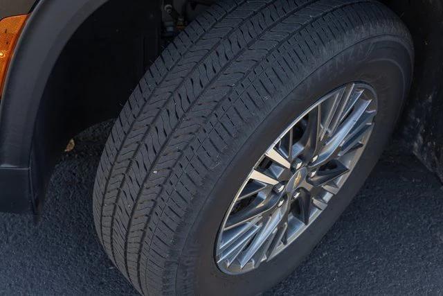 used 2025 Chevrolet Traverse car, priced at $39,900