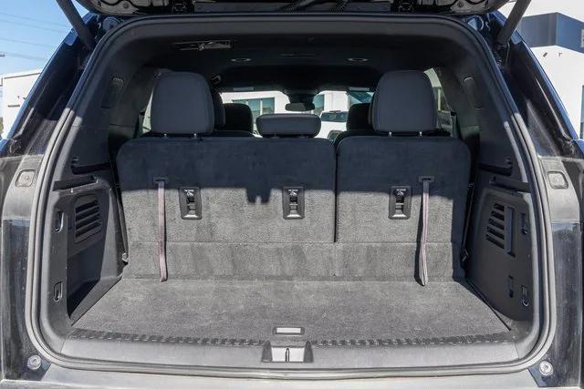 used 2025 Chevrolet Traverse car, priced at $39,900