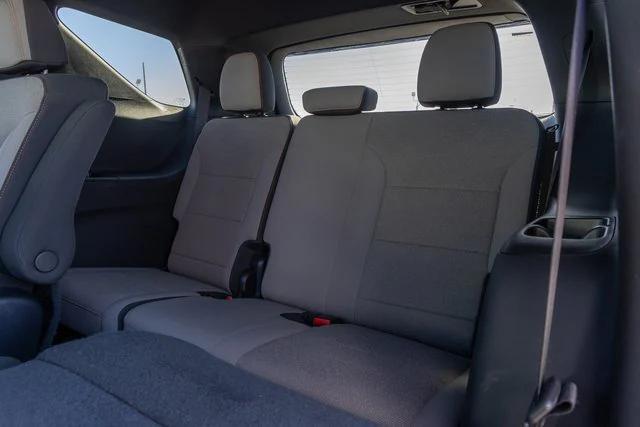 used 2025 Chevrolet Traverse car, priced at $39,900