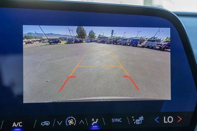 used 2025 Chevrolet Traverse car, priced at $39,900