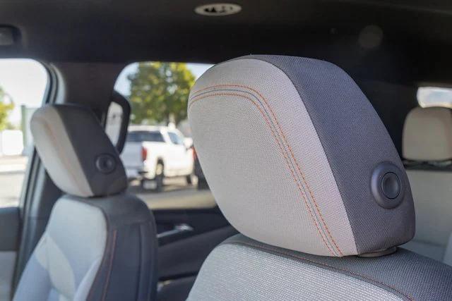 used 2025 Chevrolet Traverse car, priced at $39,900