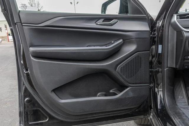 used 2024 Jeep Grand Cherokee L car, priced at $31,900