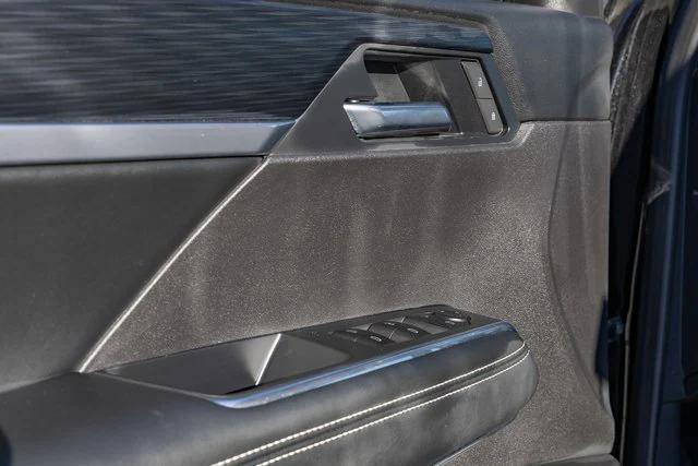 used 2025 GMC Acadia car, priced at $37,900