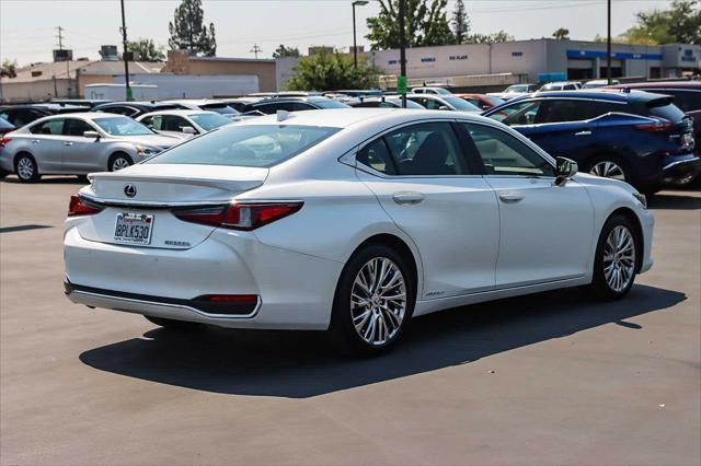 used 2019 Lexus ES 300h car, priced at $25,522