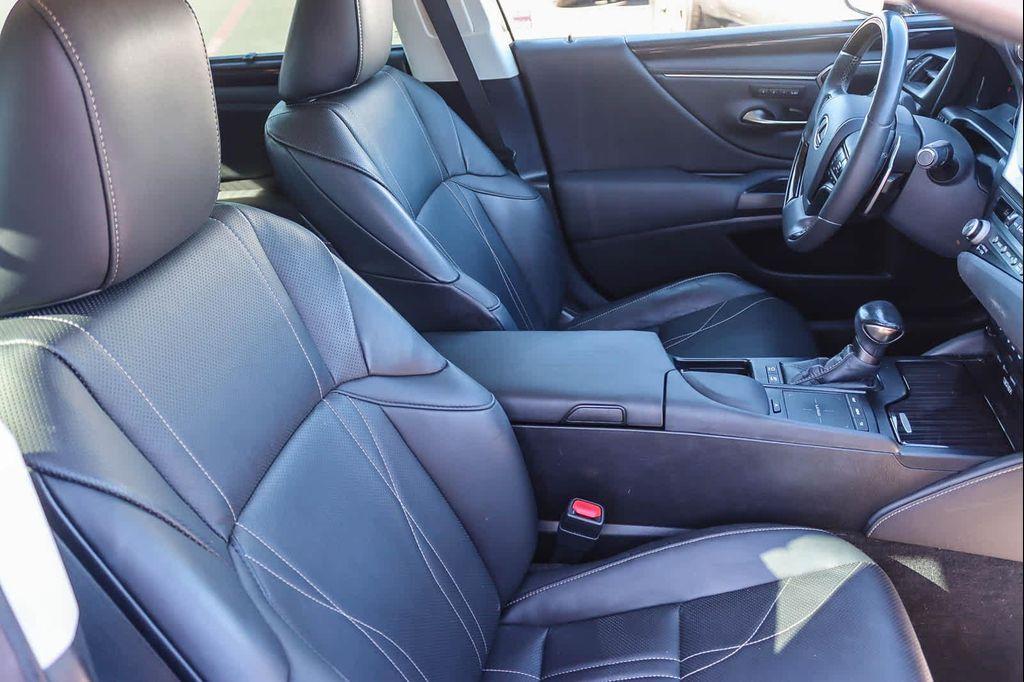 used 2021 Lexus ES 300h car, priced at $33,171