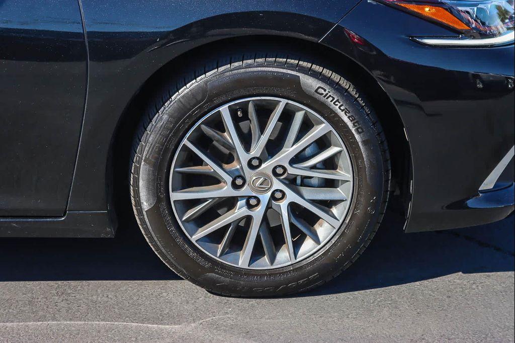 used 2021 Lexus ES 300h car, priced at $33,171