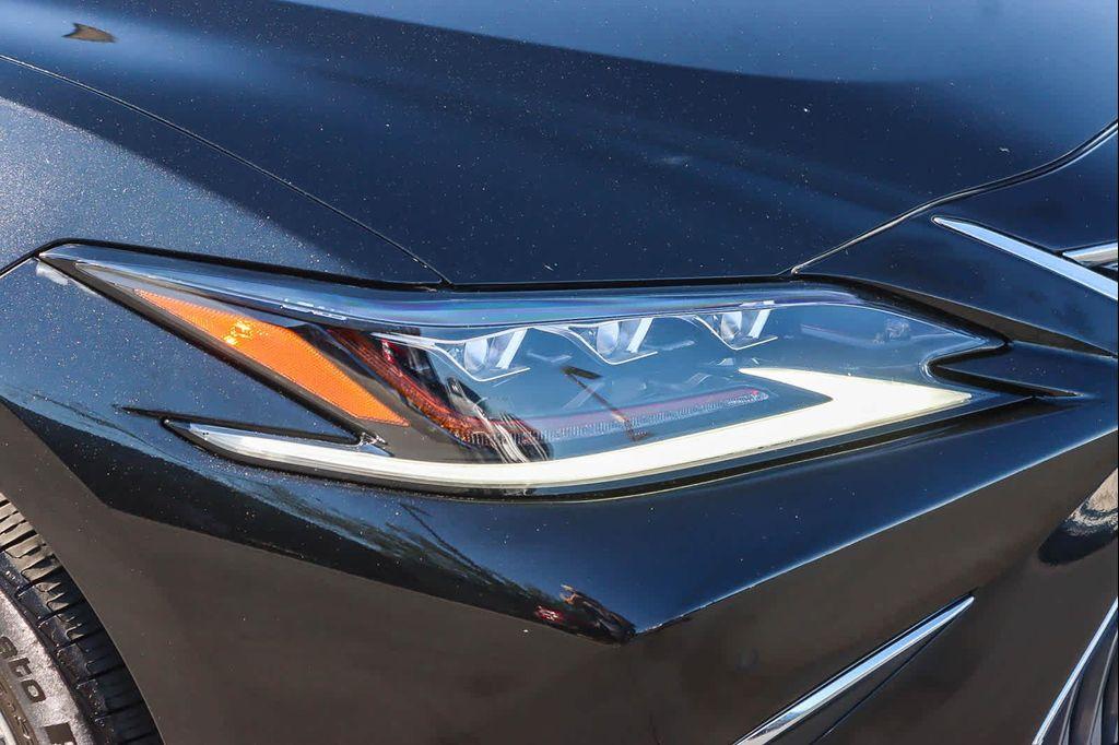 used 2021 Lexus ES 300h car, priced at $33,171
