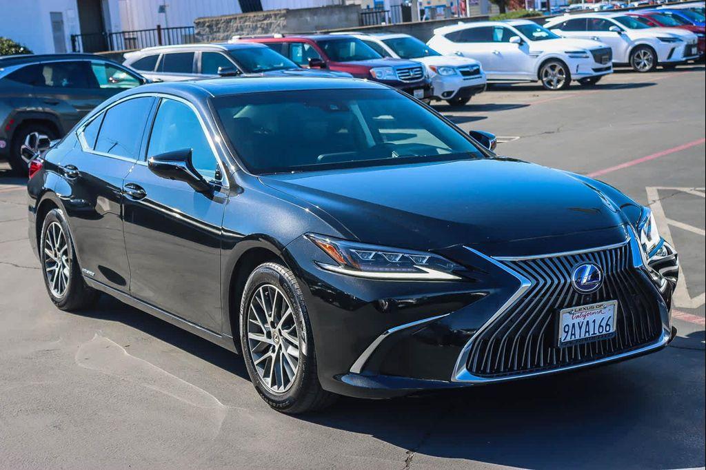 used 2021 Lexus ES 300h car, priced at $33,171