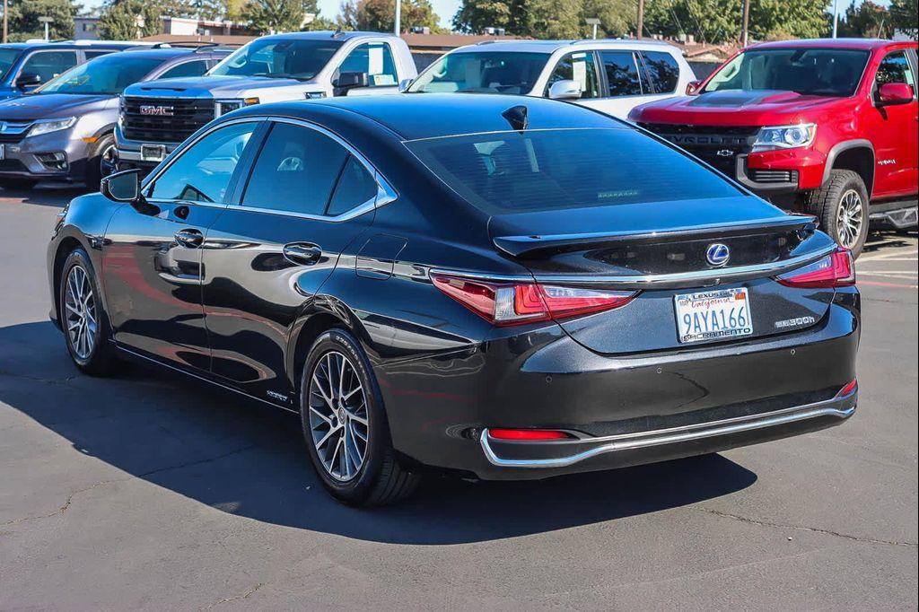 used 2021 Lexus ES 300h car, priced at $33,171
