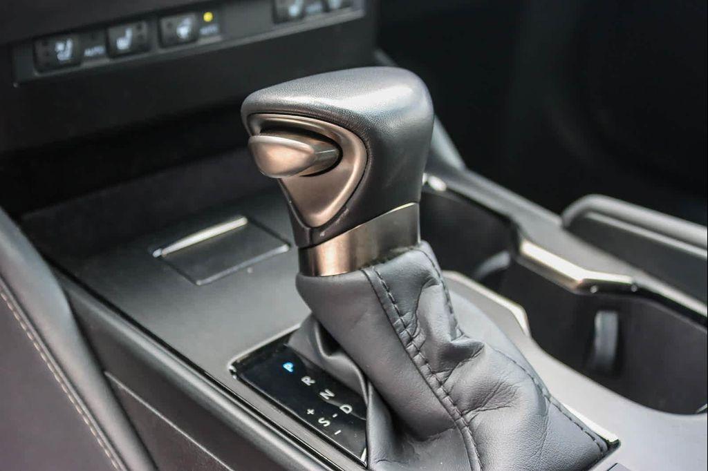used 2024 Lexus ES 300h car, priced at $40,592