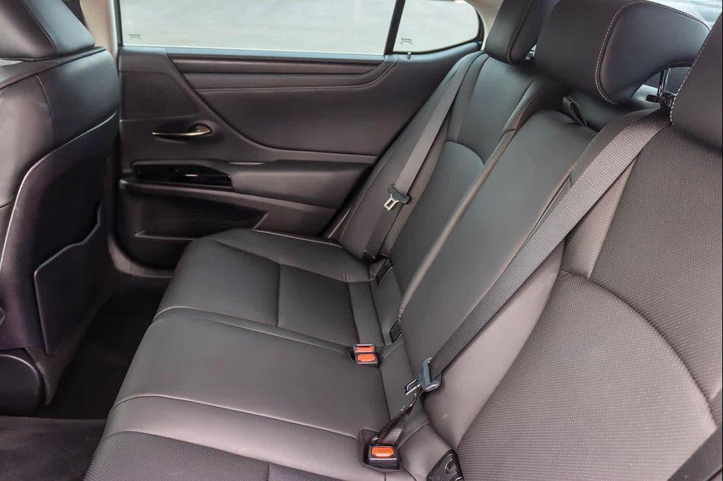 used 2024 Lexus ES 300h car, priced at $40,592