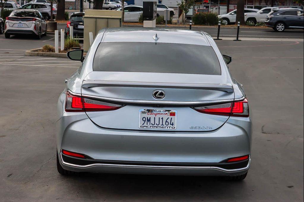 used 2024 Lexus ES 300h car, priced at $40,592
