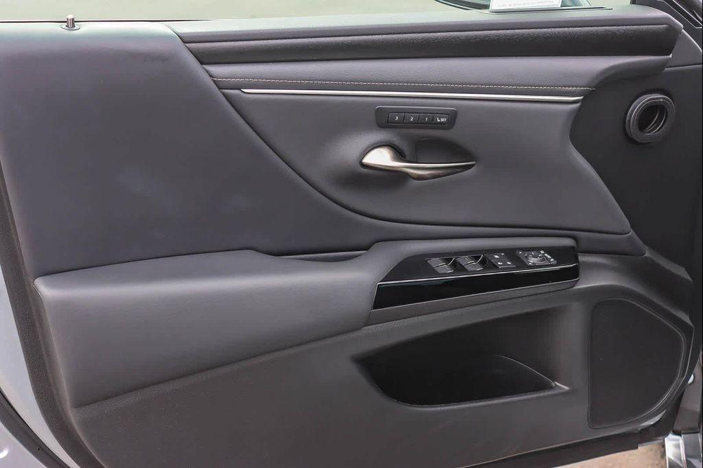 used 2024 Lexus ES 300h car, priced at $40,592