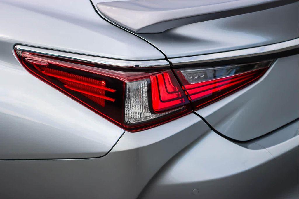 used 2024 Lexus ES 300h car, priced at $40,592