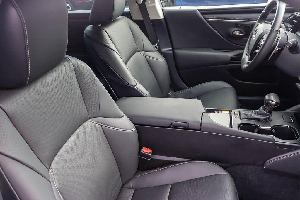 used 2024 Lexus ES 300h car, priced at $40,592
