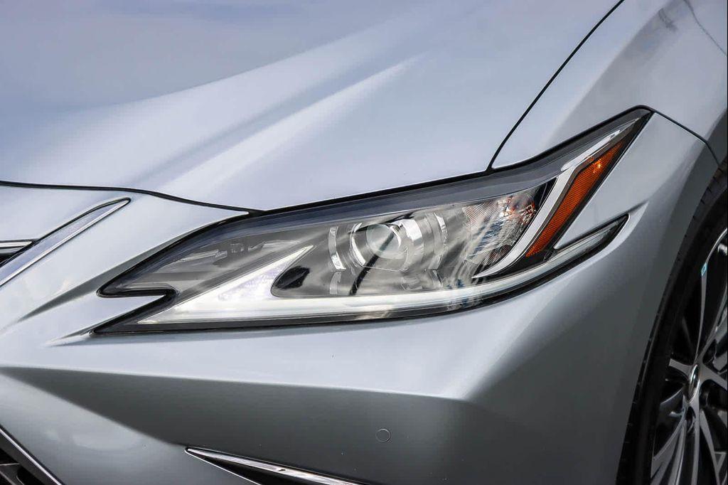 used 2024 Lexus ES 300h car, priced at $40,592