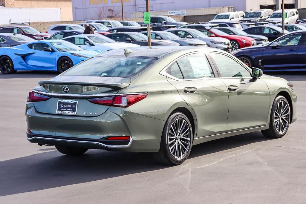 new 2025 Lexus ES 300h car, priced at $50,114