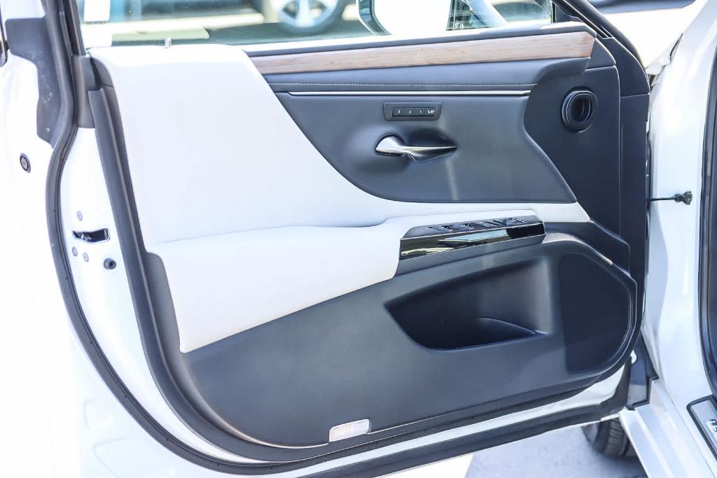 used 2024 Lexus ES 350 car, priced at $41,181