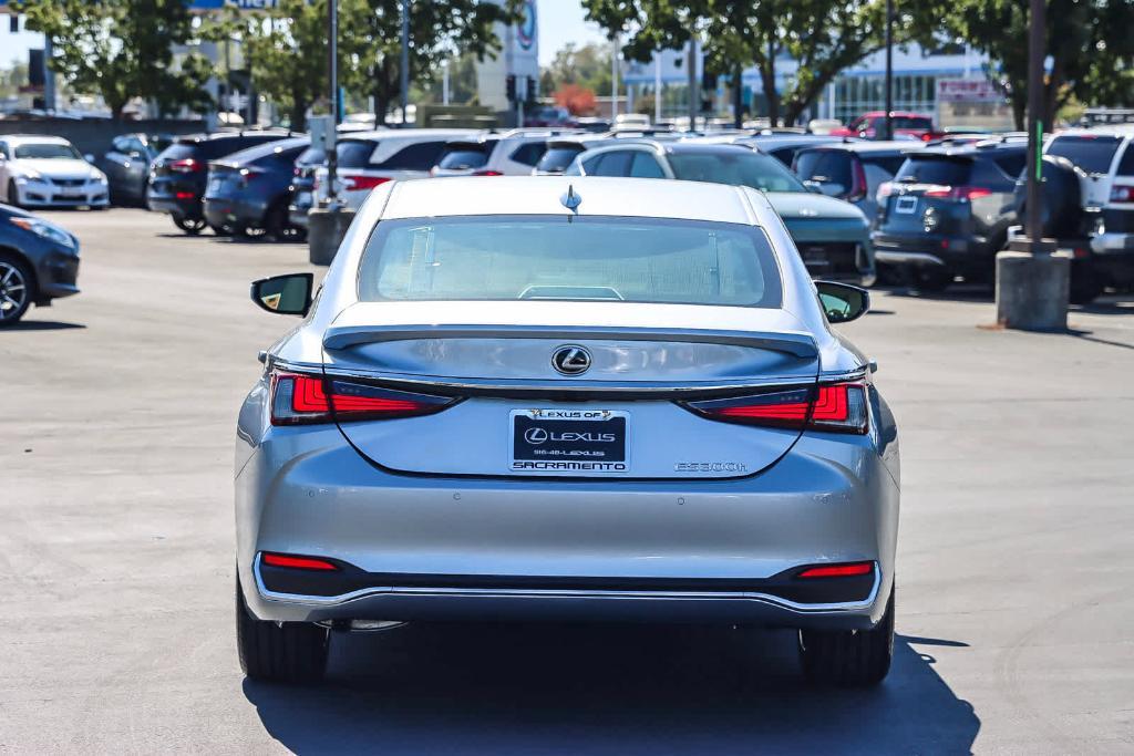 new 2025 Lexus ES 300h car, priced at $56,234