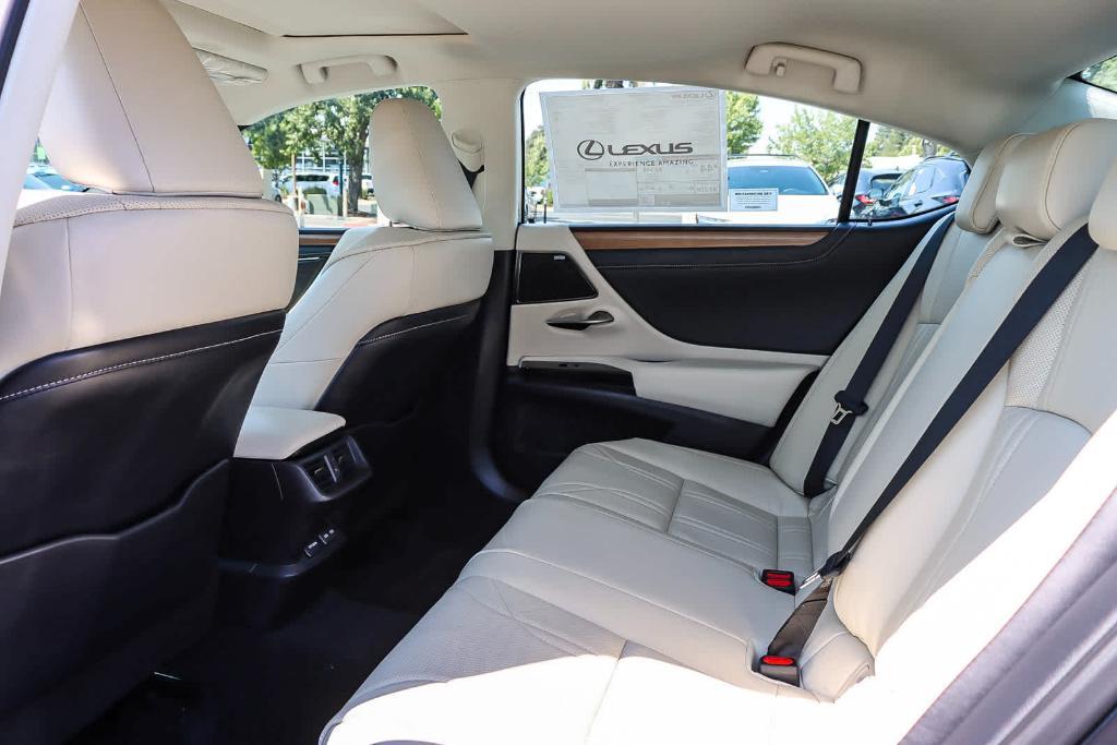 new 2025 Lexus ES 300h car, priced at $56,234