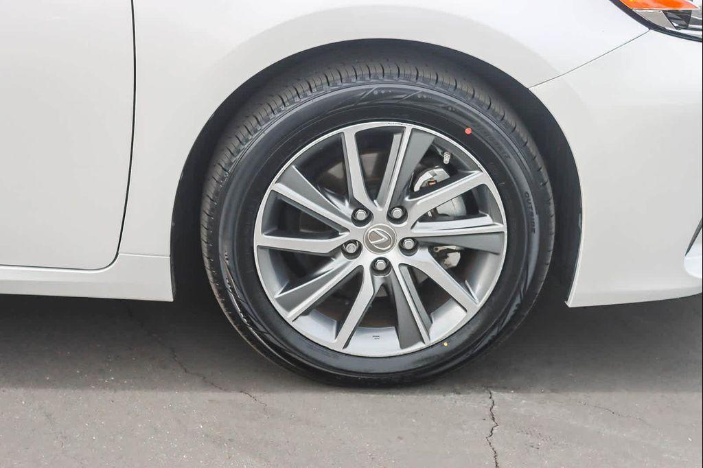 used 2017 Lexus ES 300h car, priced at $22,401