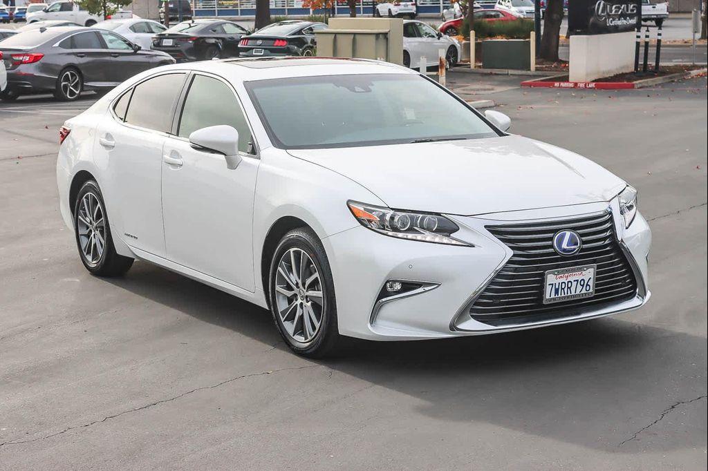 used 2017 Lexus ES 300h car, priced at $22,401