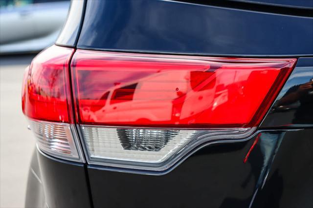 used 2017 Toyota Highlander car, priced at $26,442