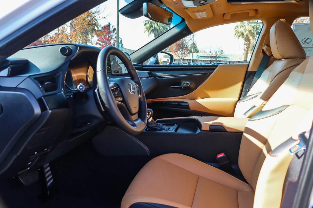 new 2025 Lexus ES 350 car, priced at $44,044