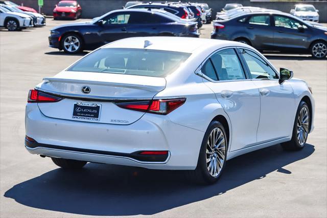 new 2025 Lexus ES 300h car, priced at $54,479