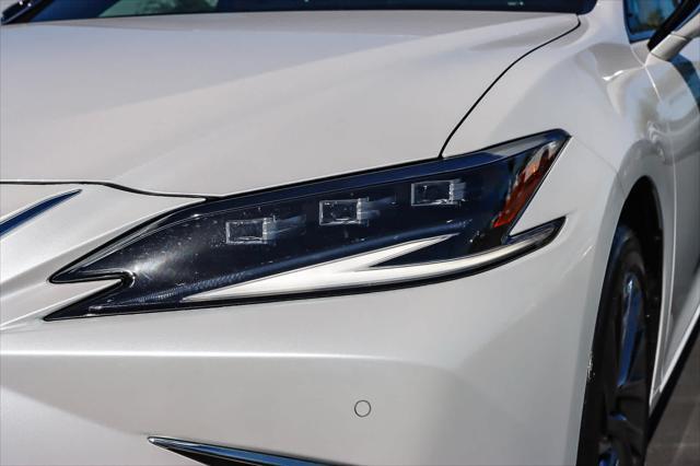 new 2025 Lexus ES 300h car, priced at $54,479