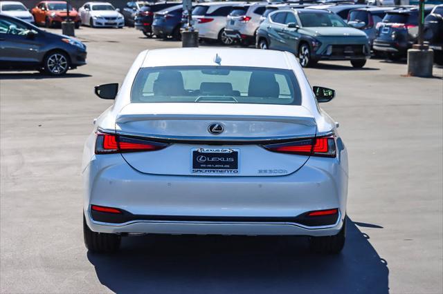 new 2025 Lexus ES 300h car, priced at $54,479