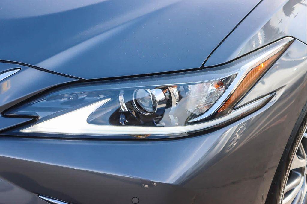 used 2021 Lexus ES 350 car, priced at $30,902