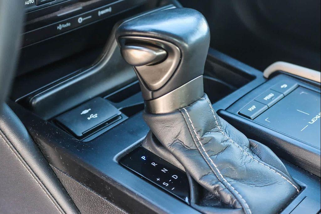 used 2021 Lexus ES 350 car, priced at $30,902