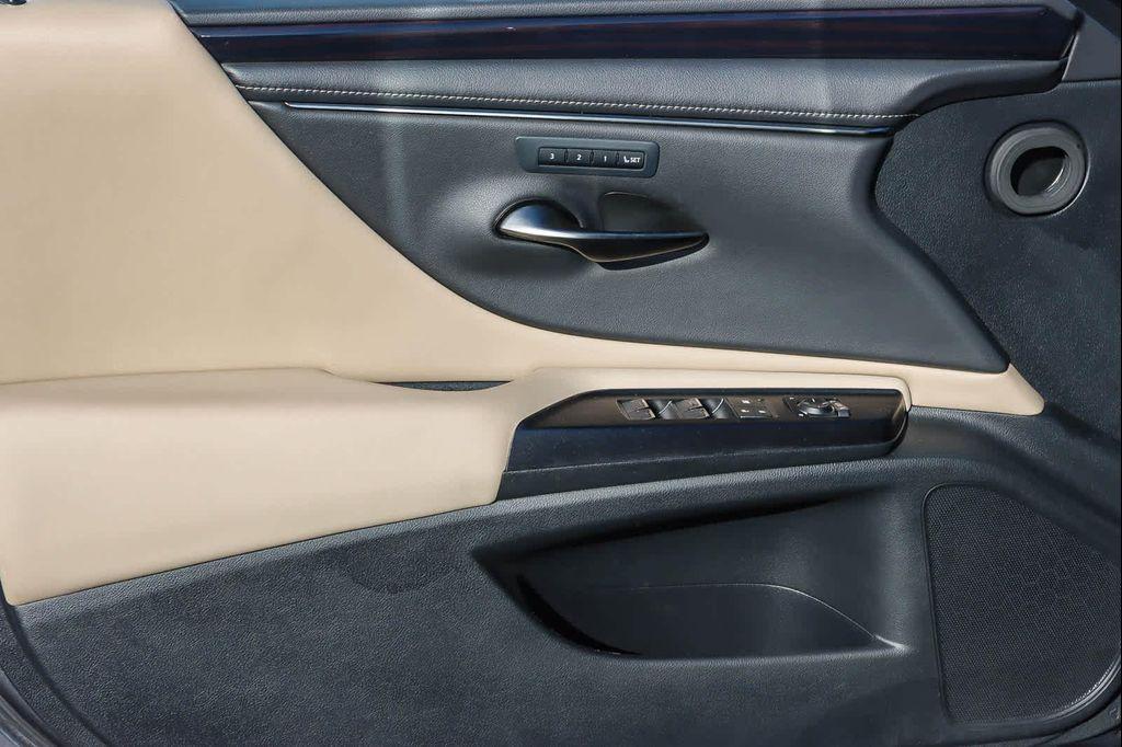 used 2021 Lexus ES 350 car, priced at $30,902
