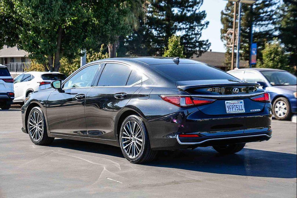 used 2023 Lexus ES 300h car, priced at $38,992