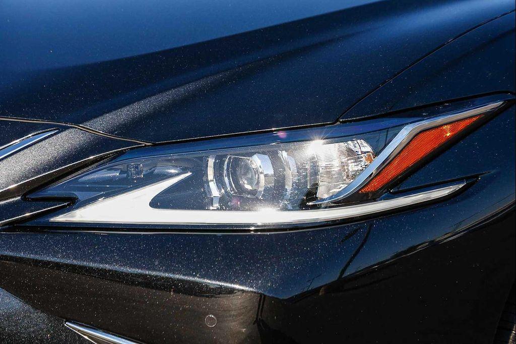 used 2023 Lexus ES 300h car, priced at $38,992
