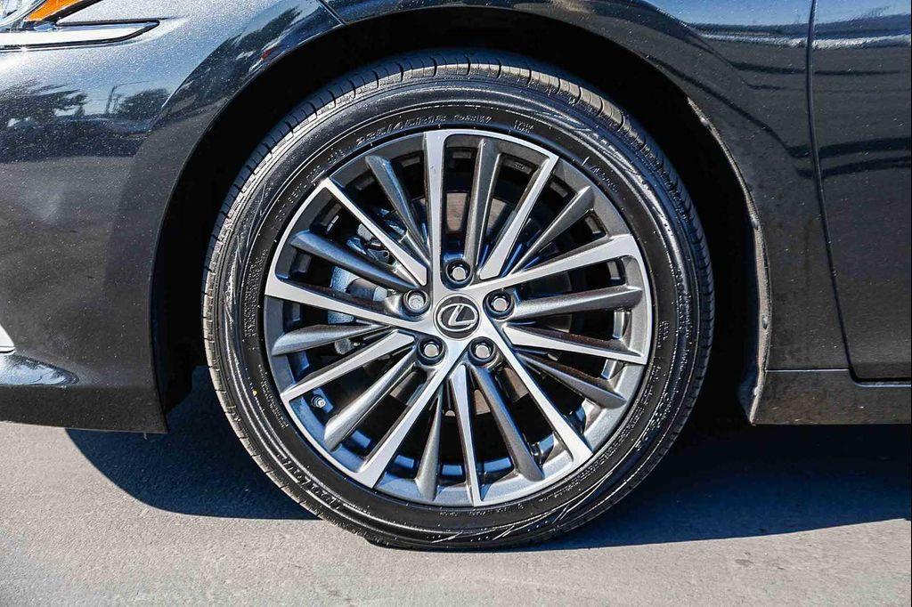 used 2023 Lexus ES 300h car, priced at $38,992