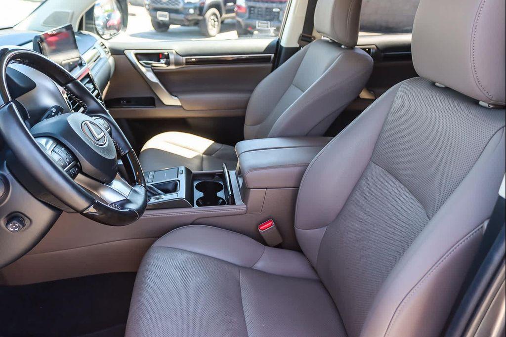 used 2022 Lexus GX 460 car, priced at $53,582