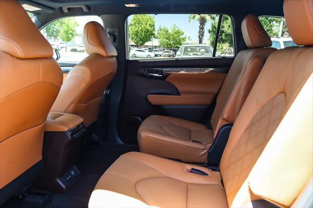 used 2021 Toyota Highlander Hybrid car, priced at $39,611