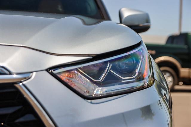 used 2021 Toyota Highlander Hybrid car, priced at $39,611
