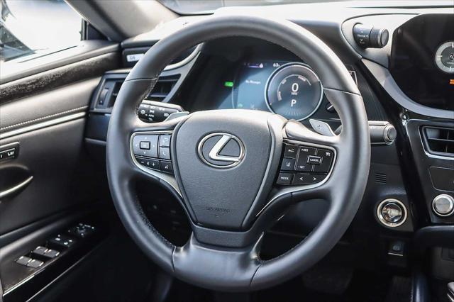 new 2025 Lexus ES 300h car, priced at $48,894