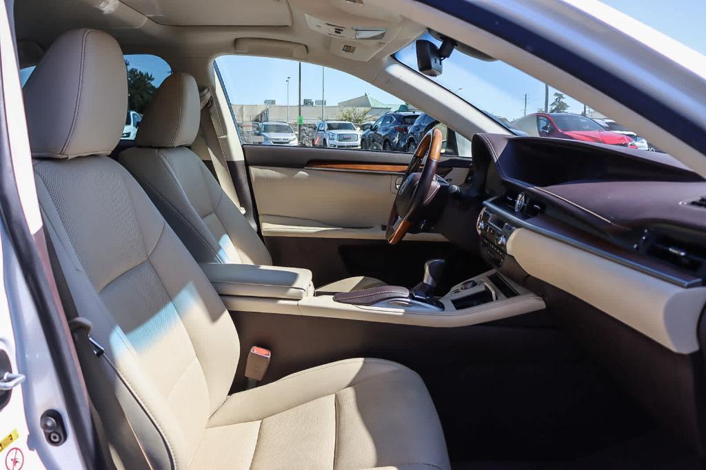 used 2018 Lexus ES 300h car, priced at $22,951