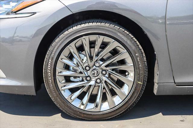 new 2025 Lexus ES 300h car, priced at $57,154