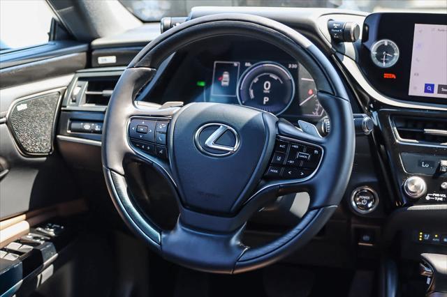 new 2025 Lexus ES 300h car, priced at $57,154