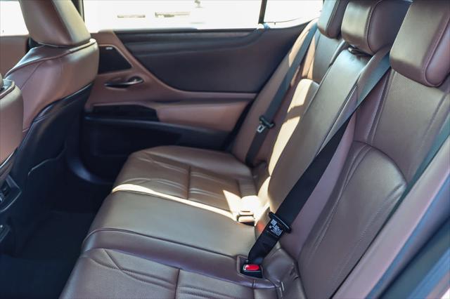 new 2025 Lexus ES 300h car, priced at $57,154