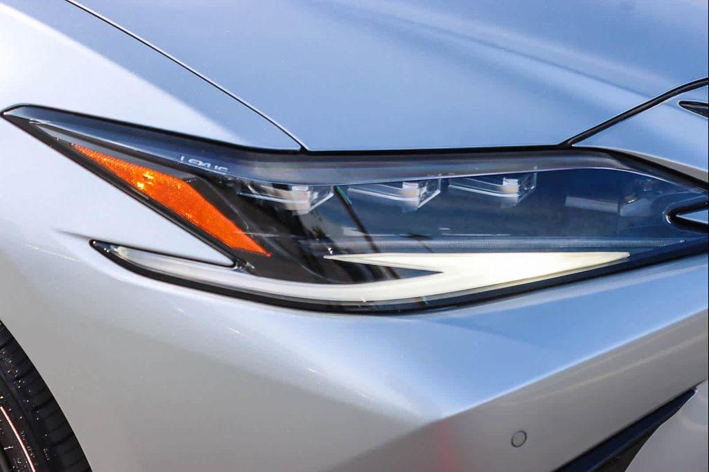 used 2024 Lexus ES 300h car, priced at $47,321
